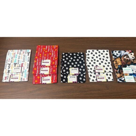 Lot Of 11 Fat Quarter Single Dog Paw Print Fabric 18 x 21 inches Puppy Love New‎ - Picture 1 of 9